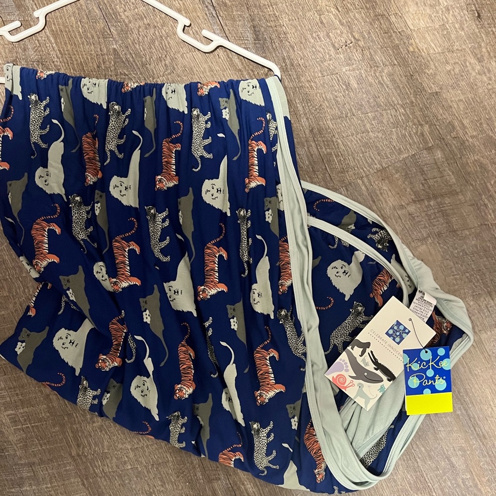 Toddler size Kickee Pants blanket